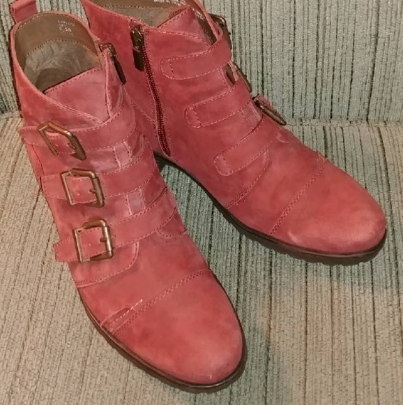 Earthies suede leather booties - Picture 6 of 13